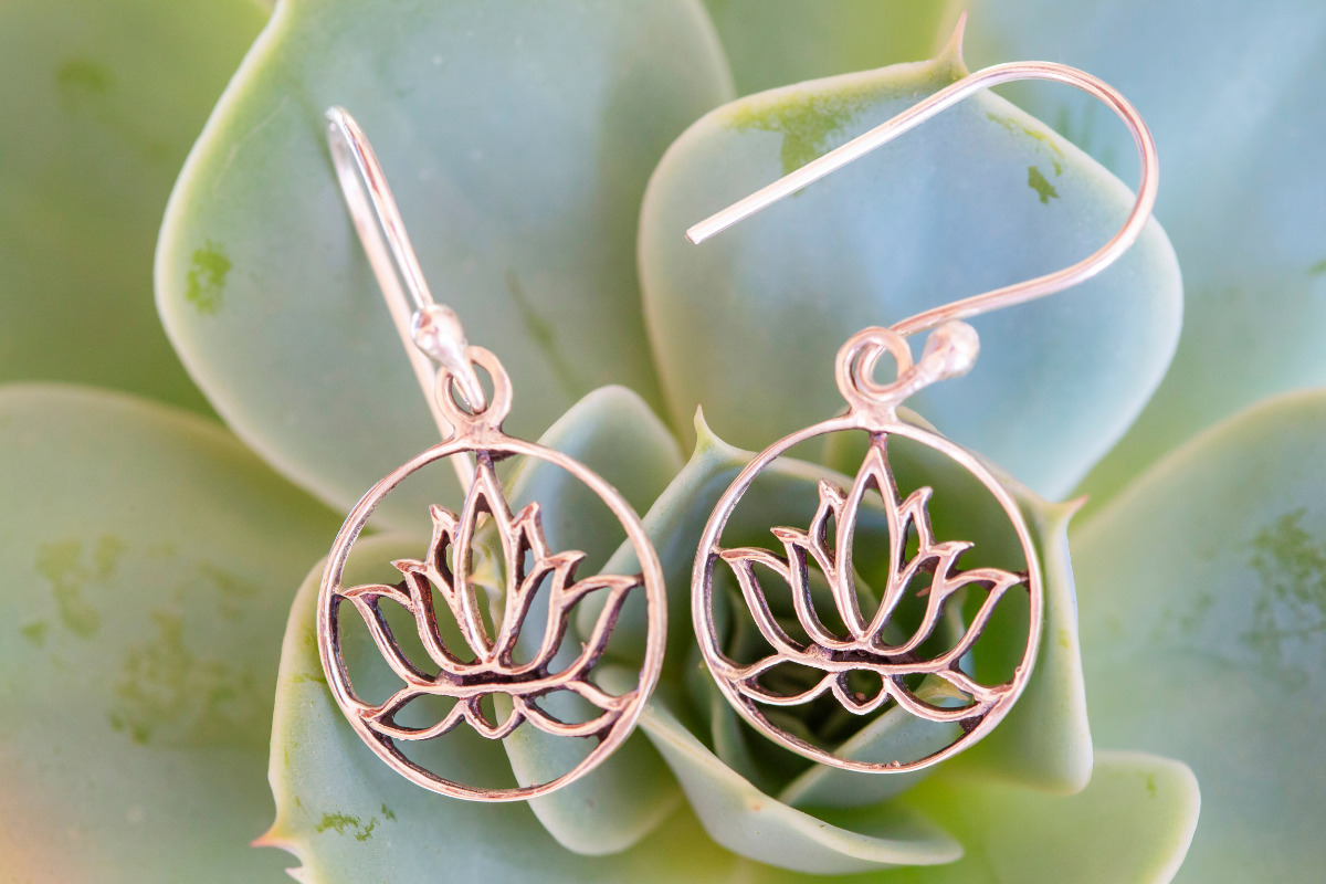 Pourquoi j'aime tant créer de nouveaux bijoux avec la fleur de Lotus
